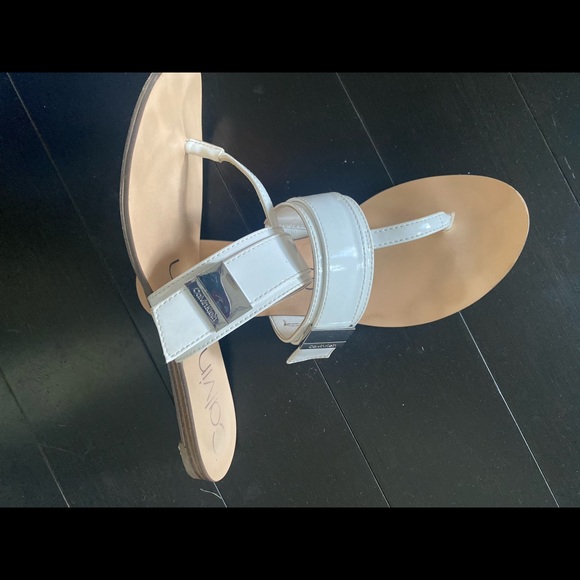 Calvin Klein flat - Picture 2 of 2